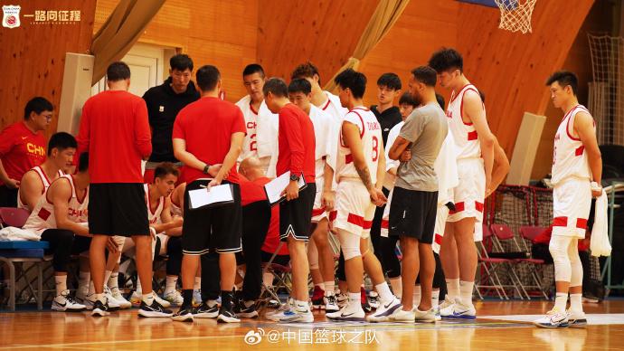 中国男篮不敌意大利无缘三连胜 李凯尔完成国家