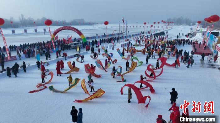 哈尔滨冰城迎来大众速滑
