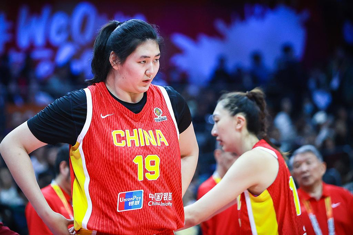 中国女篮世界杯预选赛胜捷克 中锋低迷后卫投篮