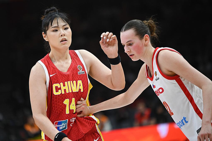 中国女篮世界杯预选赛胜捷克 中锋低迷后卫投篮