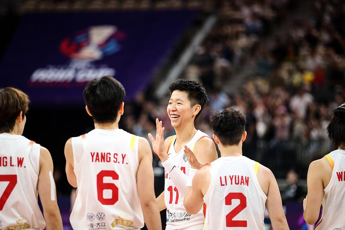 中国女篮世界杯预选赛胜捷克 中锋低迷后卫投篮