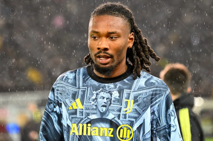 皇马中场卡马文加留队牵动曼联利物浦引援计划