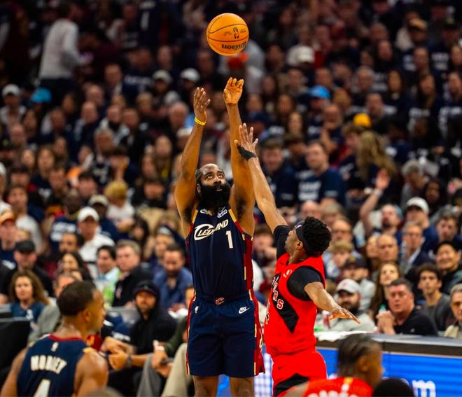 哈登高效砍28分 骑士双杀猛龙夺赛点