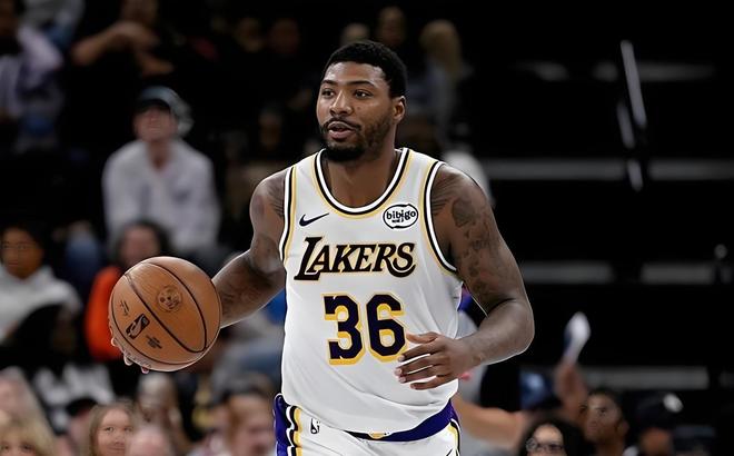 湖人逆风翻盘2-0领先火箭 斯玛特成决胜关键