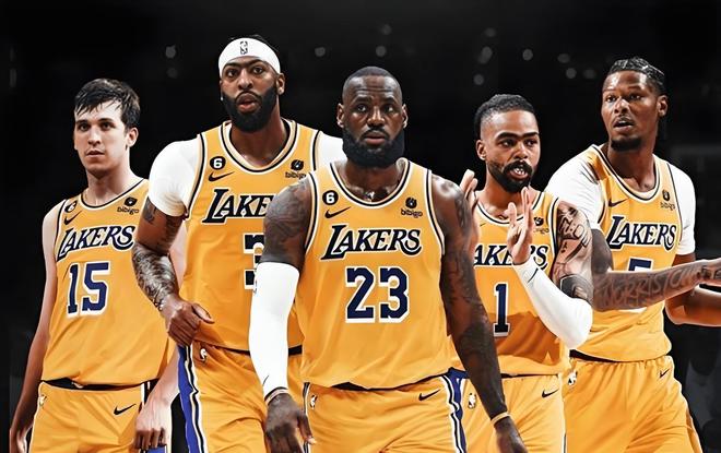 湖人逆风翻盘2-0领先火箭 斯玛特成决胜关键