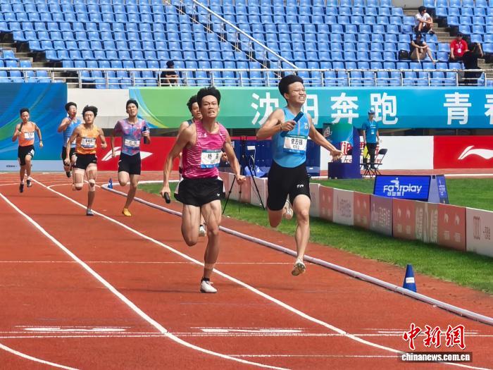 首届全国青少年田径运动会广东男子4×400米接力